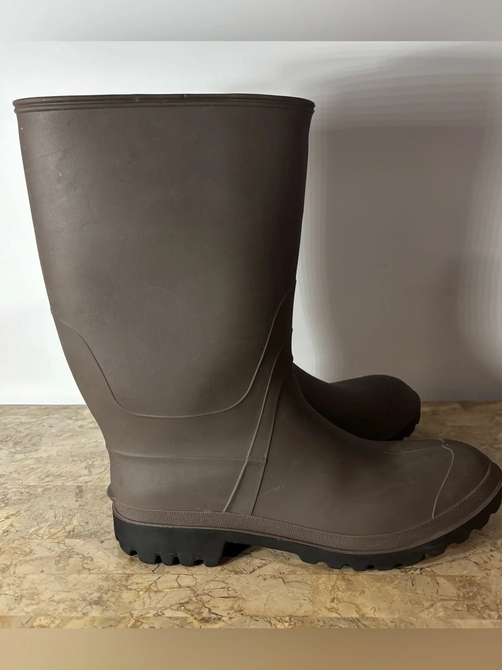 Men’s George Oil & Acid Dairy Brown Rubber Rain Boots Size 12